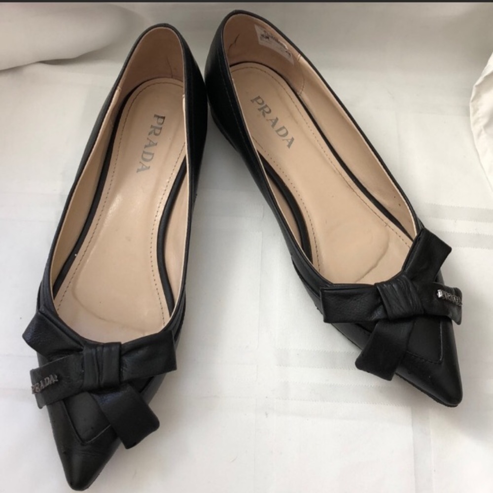 ISO PRADA 💥In search of these in 39.5 or 40💥